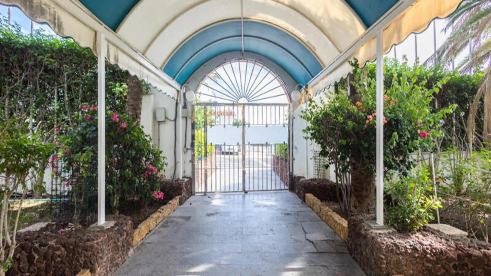 Floral Home - Large Private Terrace With Pool Las Palmas de Gran Canaria Apartment